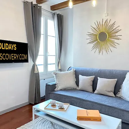1579 - Eiffel Tower Gem, Stylish & Unique Apartment Paris