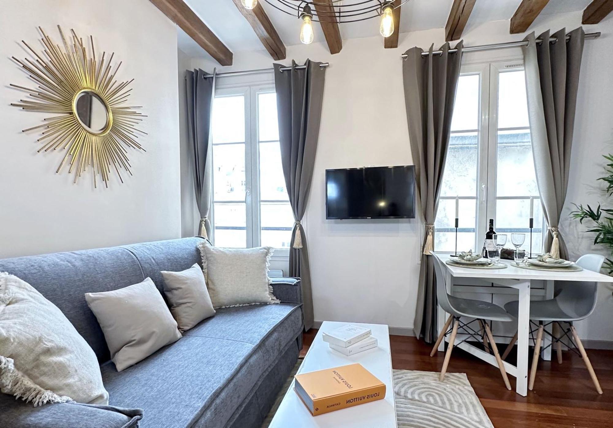 1579 - Eiffel Tower Gem, Stylish & Unique Appartamento